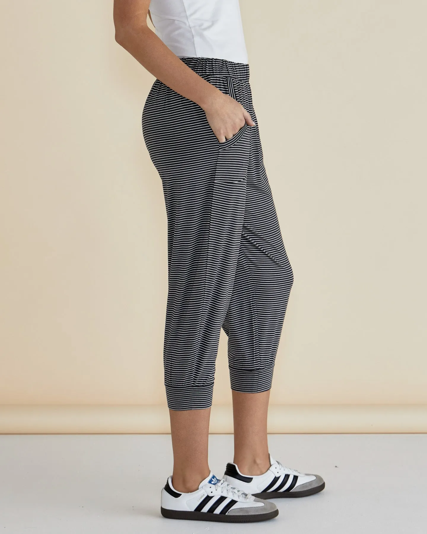 Betty Basics 3/4 Tokyo Pant Charcoal Stripe