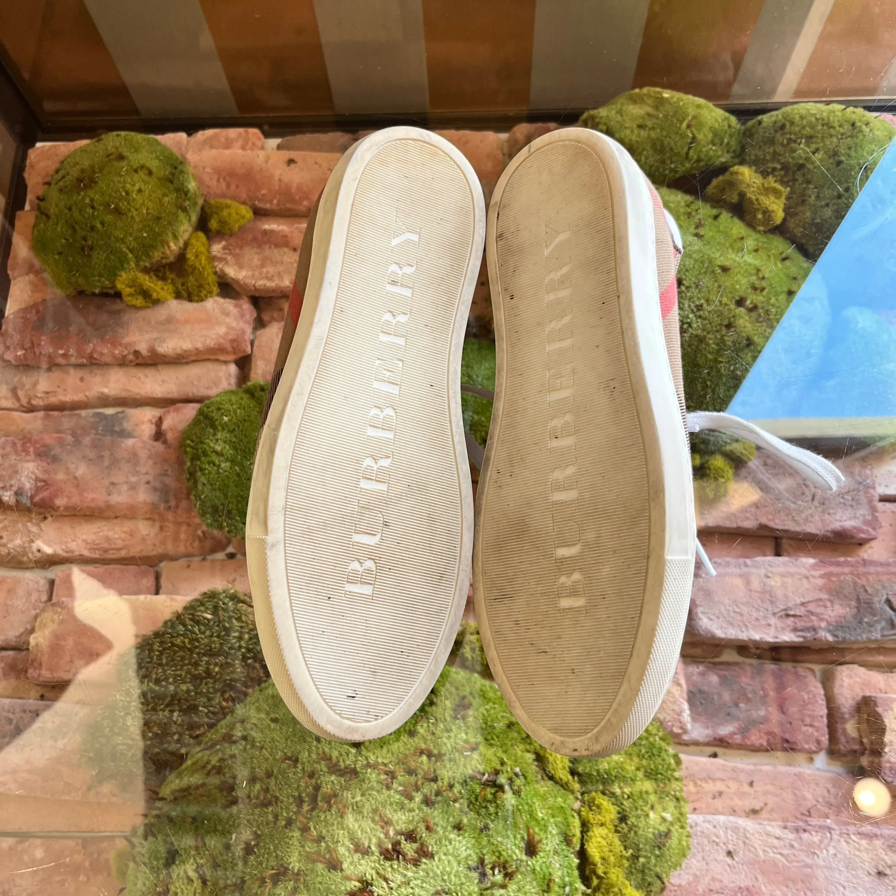 BURBERRY Hartfields Beige White House Check Canvas WOMENS Sneakers SZ38.5(8.5US)