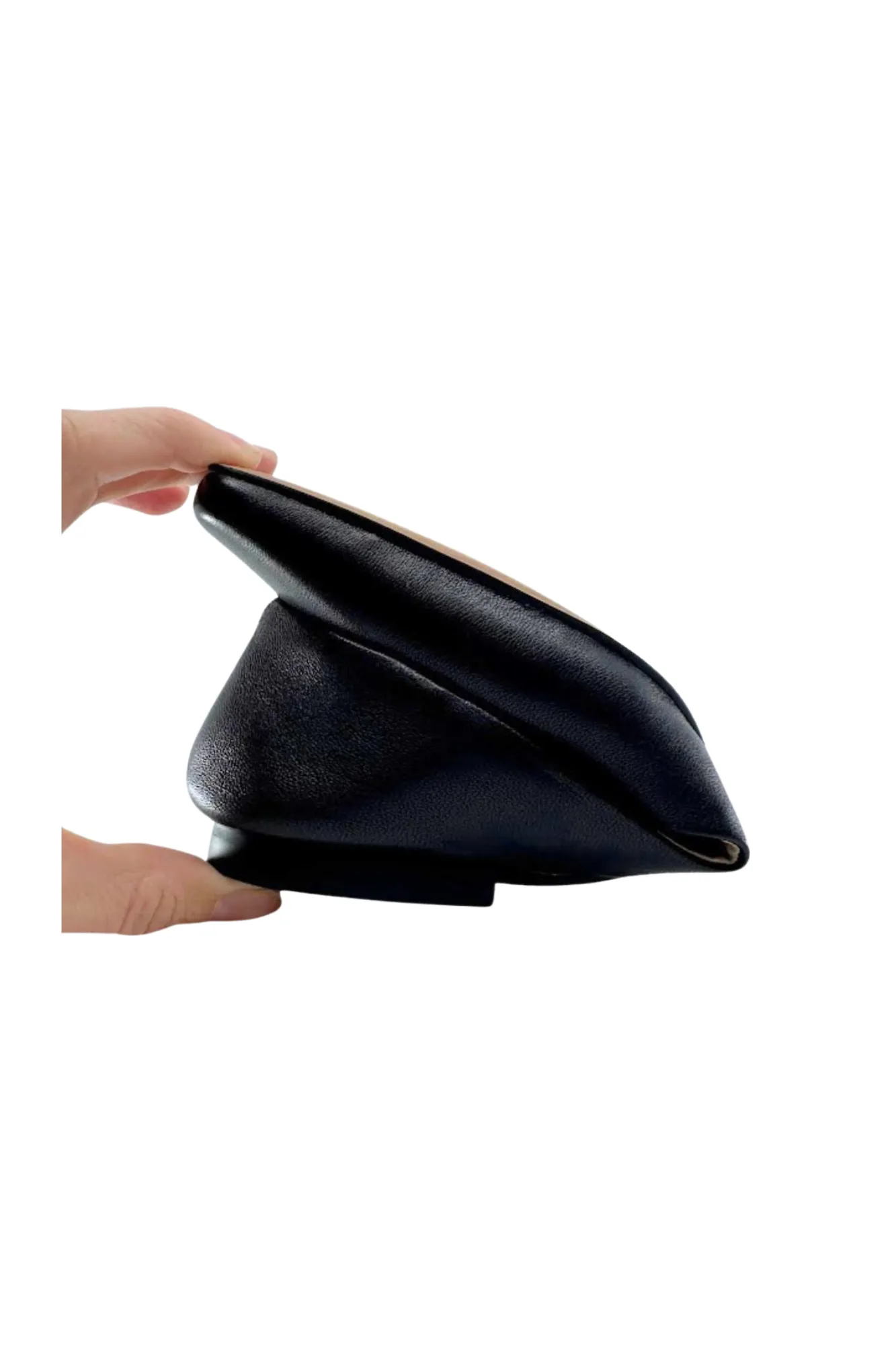 EOS Adriana Flat Black