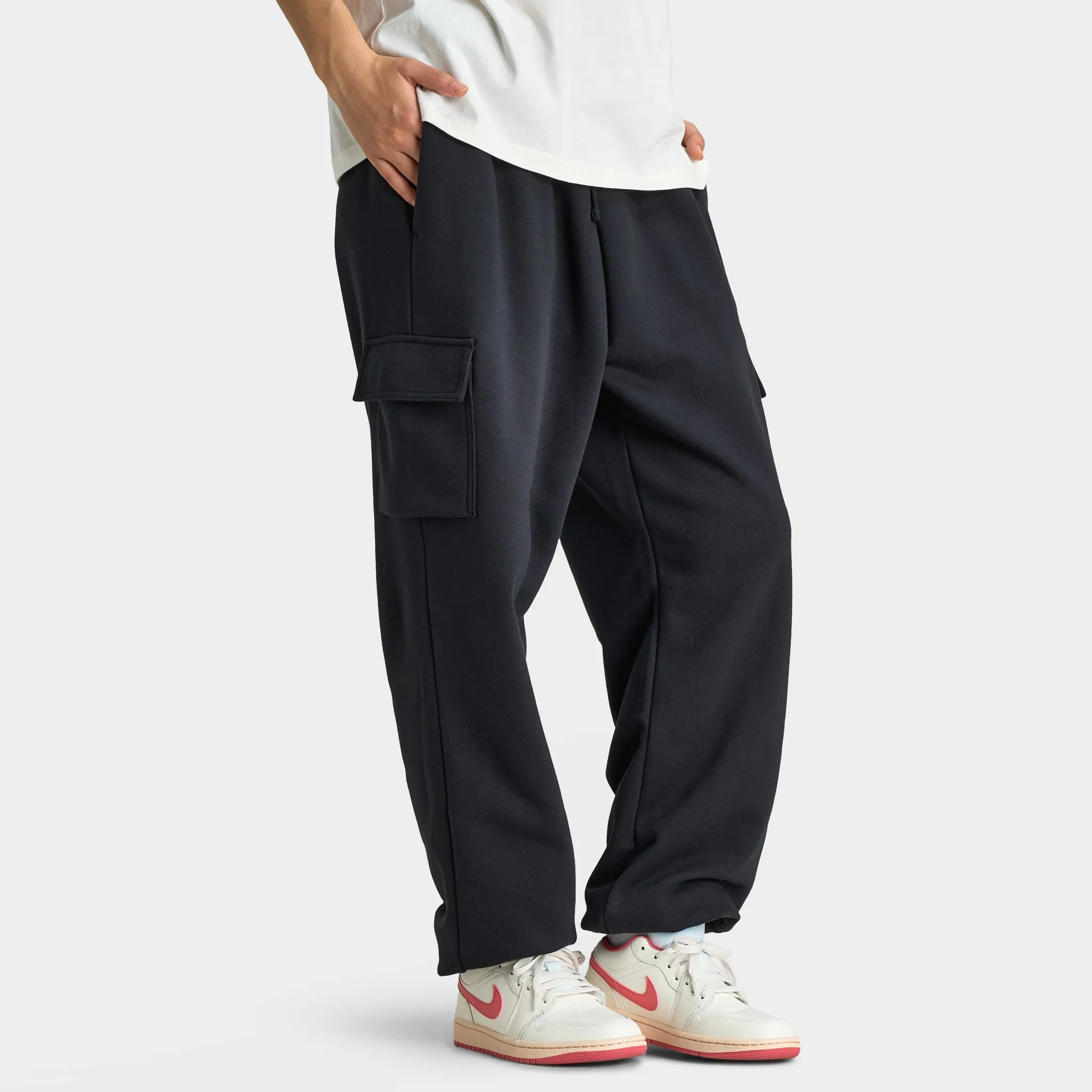 Nike Sportswear Women's Club Fleece Mid-Rise Oversized Cargo Sweatpants Black / White
