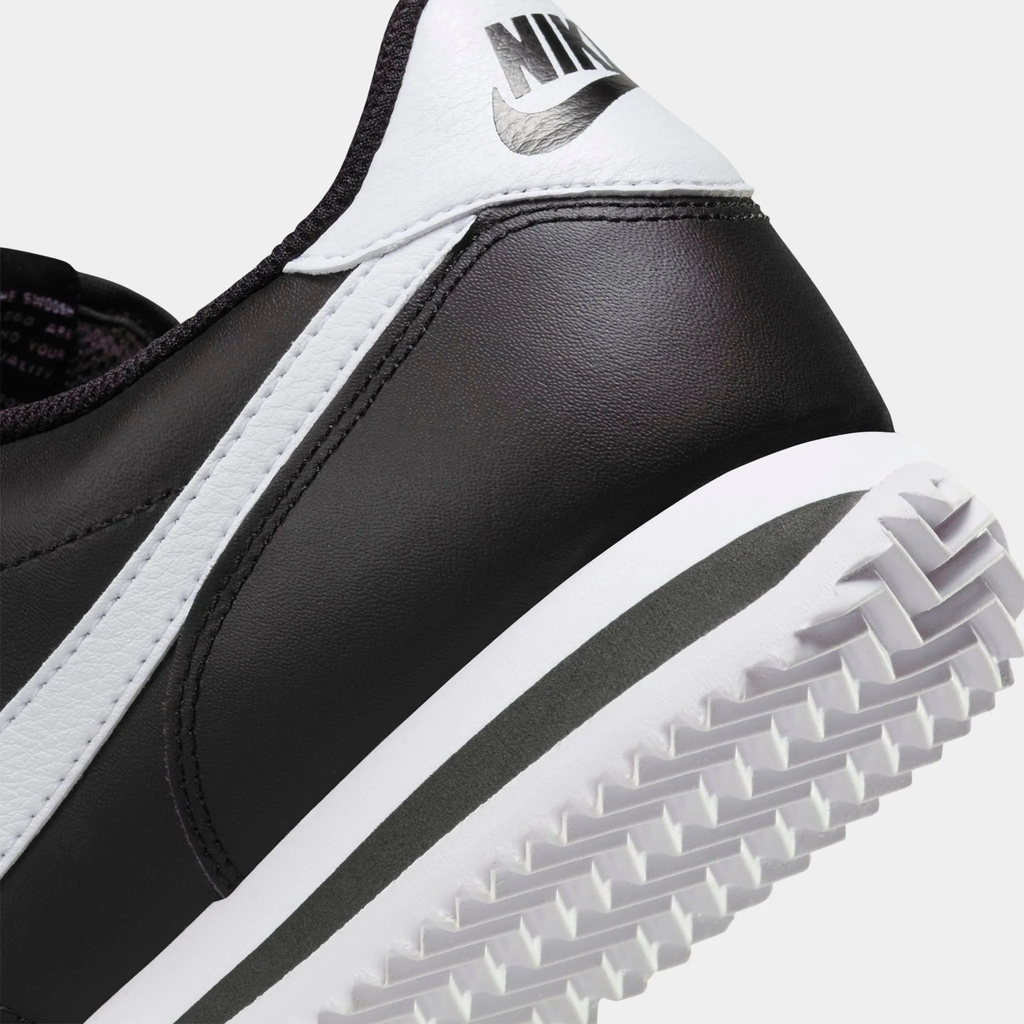 Nike Women's Cortez Black / White