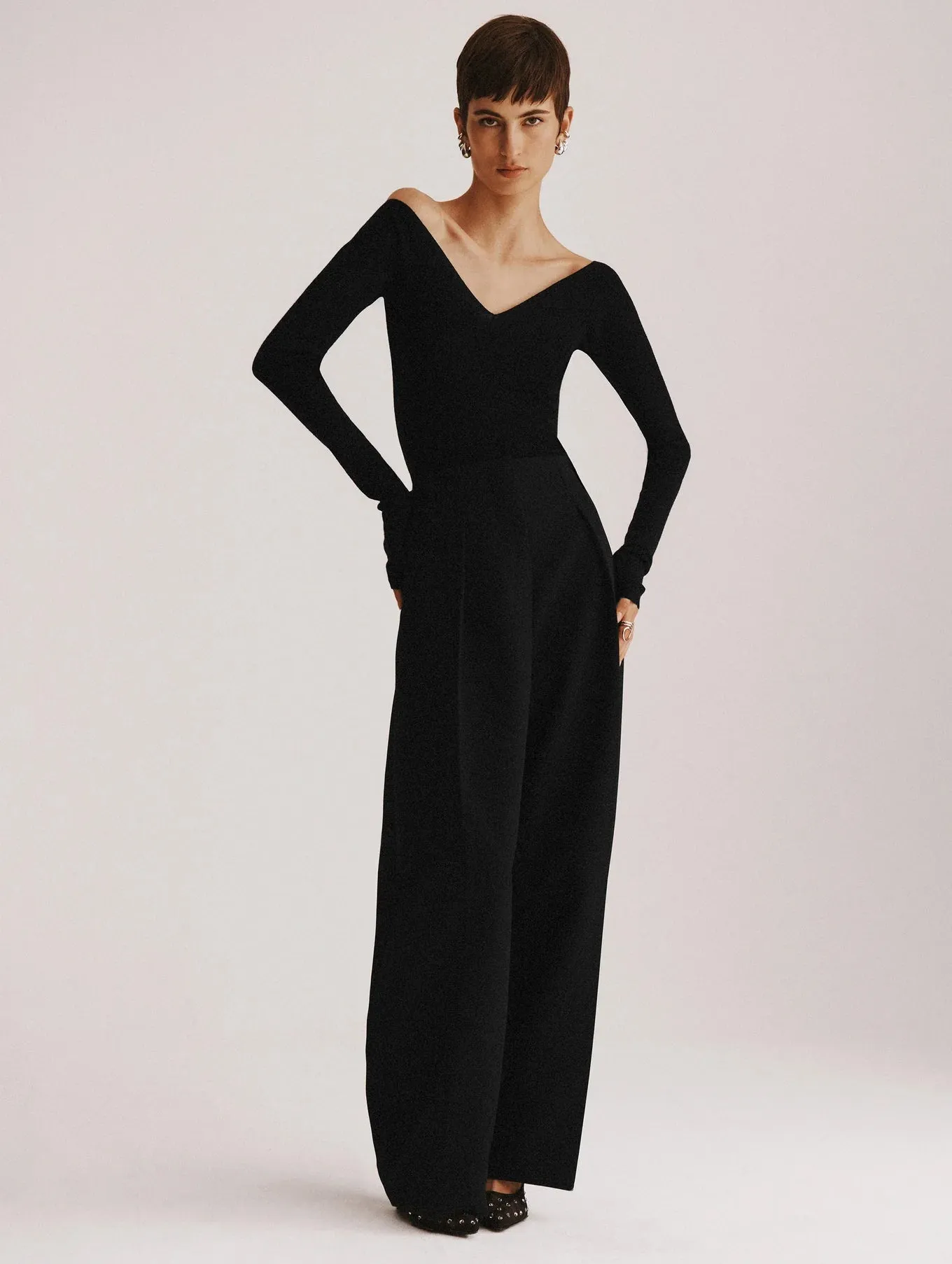 Superfine Merino Ribbed V-Neck Top Black